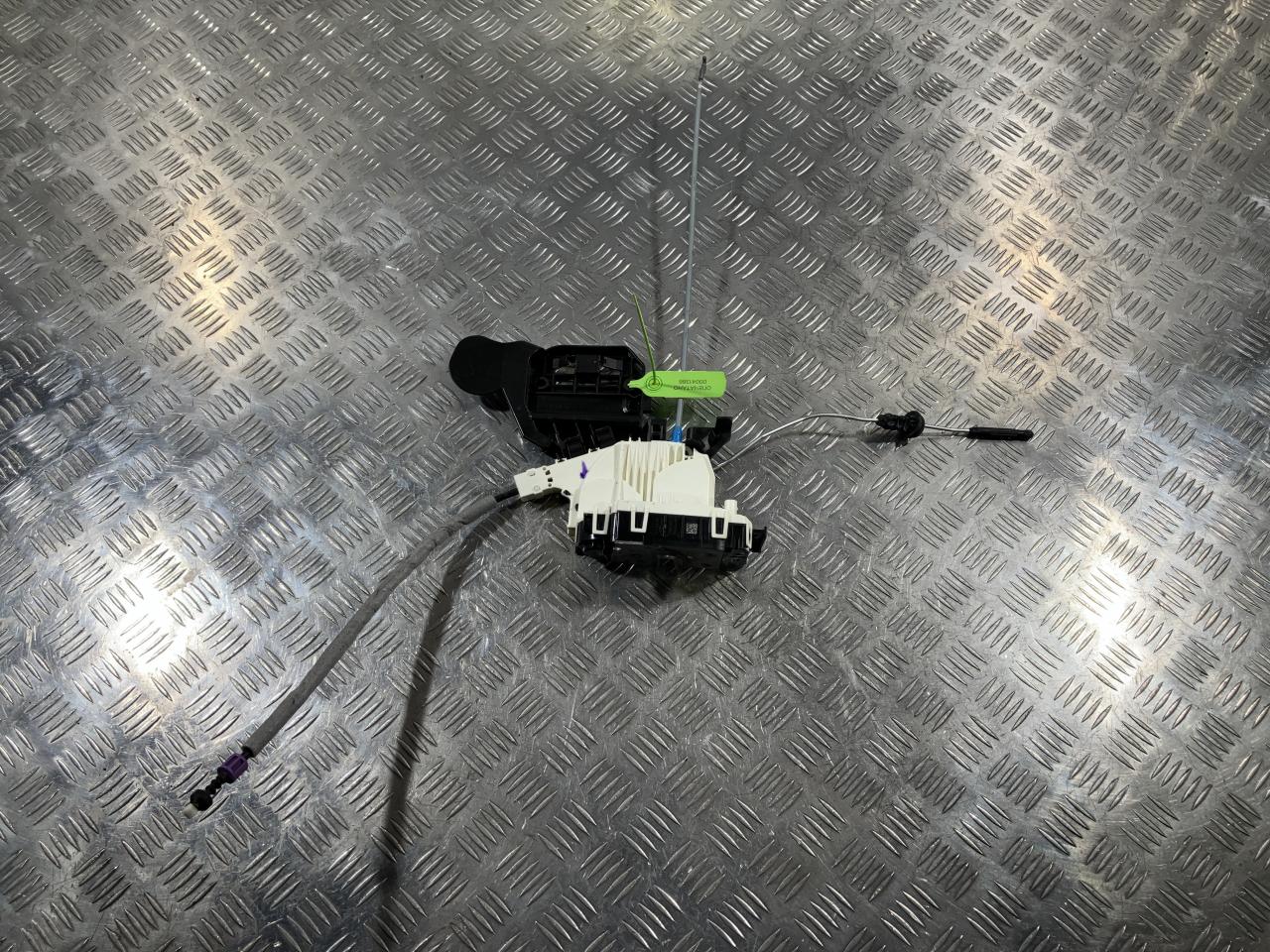 замок двери задней левой Mercedes-Benz E-Класс W212/S212/C207/A207 2011, 3.5 л., M 276.952, бензин, АКПП, седан, A2047302935 - фото №1