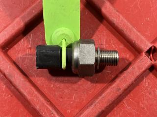 датчик давления топлива Lexus LS 4 поколение 2007, 4.6 л., 1UR-FSE, бензин, АКПП, седан, 89458-22010