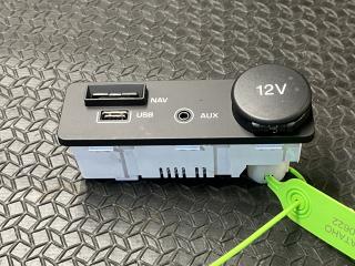 разъем AUX / USB Jaguar F-Pace 1 поколение X761 2017, 2.0 л., 204PT, бензин, FK72-19C166-BD, C2D57634, C2D42798, C2D44065, C2D50848, C2D51466, C2D42800, FK7219C166BC, FK7210E898BC