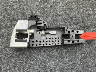 скелет ручки двери передней левой Audi A6 4G/C7 2012, 4.2 л., CDRA, бензин, АКПП, седан, 4H1837885