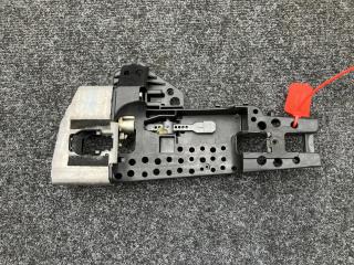 скелет ручки двери передней левой Audi A6 4G/C7 2012, 4.2 л., CDRA, бензин, АКПП, седан, 4H1837885