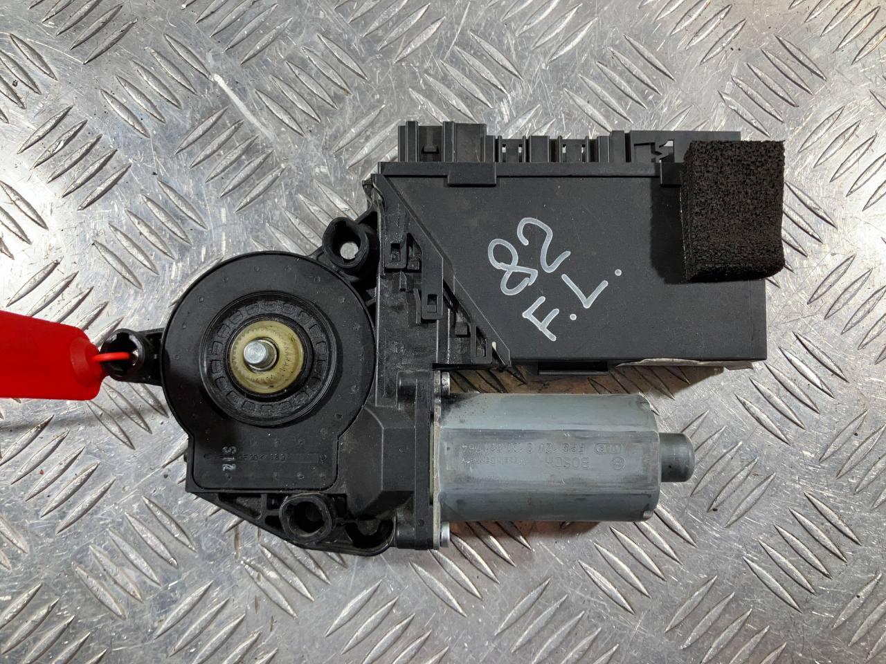 моторчик стеклоподъемника передний левый Porsche Cayenne 955 2006, 4.5 л., M 48.00, бензин, АКПП, внедорожник 5 дв., 3D1959793E, 7L0959701G - фото №1
