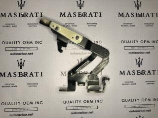 петля капота правая Maserati Quattroporte 5 поколение 2005, 4.2 л., бензин, АКПП, черный, седан, 81082600, 66883700, 66817900