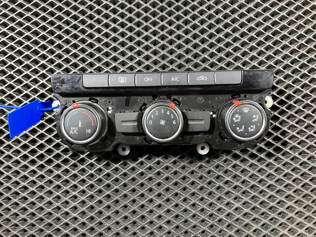 блок управления печки / климат-контроля Volkswagen Passat (USA) 1 поколение 2011, 2.5 л., бензин, АКПП, седан, 561907426ZJU, 561907426 - фото №1
