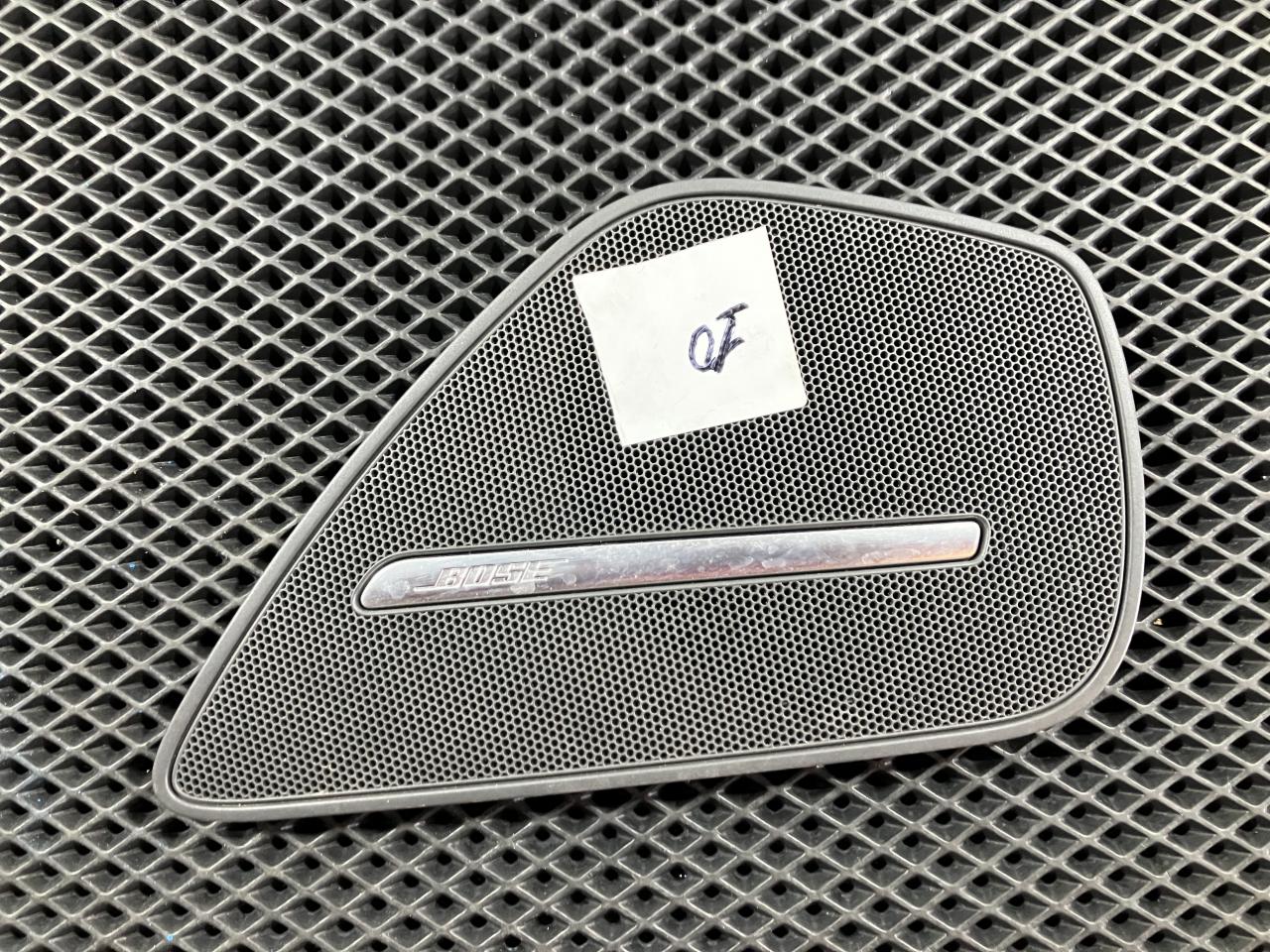 сетка на динамик двери задней левой Audi A8 D4/4H 2012, 4.2 л., CDRA, бензин, АКПП, седан, 4H0868451A - фото №1