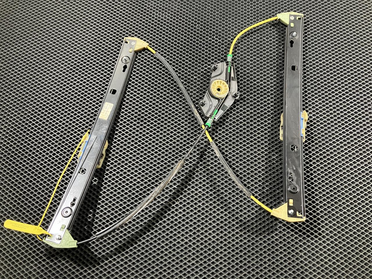 стеклоподъемник передний правый Audi A8 D4/4H 2010, 4.2 л., CDRA, бензин, АКПП, седан, 8K0959802B, 4H0837462A, 4H0837462B - фото №1