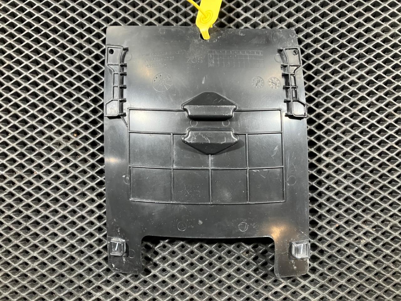 защита арок (подкрылок) Mercedes-Benz GL-Класс X166 2013, 4.7 л., M 278.928, бензин, АКПП, внедорожник 5 дв., A1668840722 - фото №1