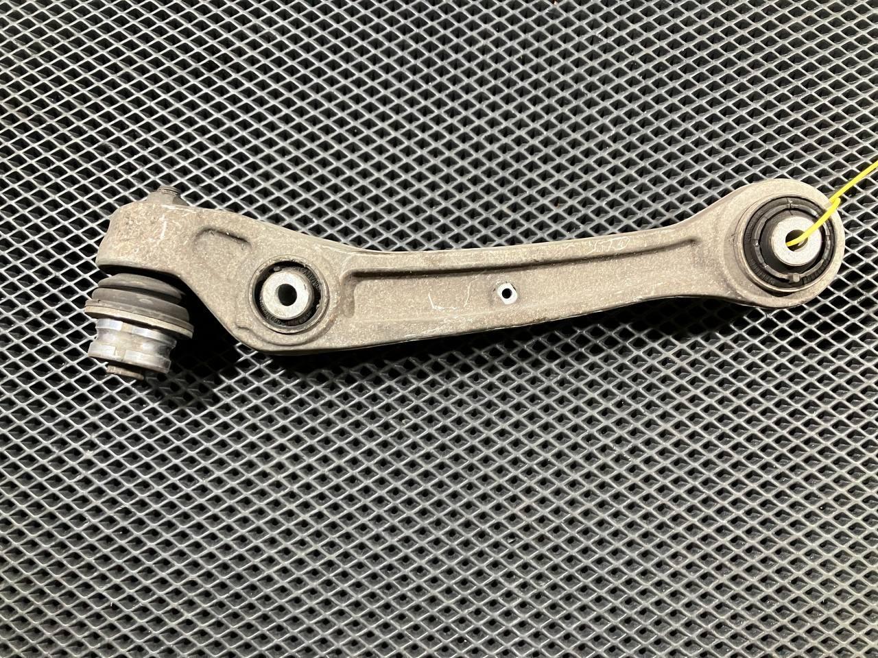 рычаг передний левый Audi A8 D4/4H 2012, 4.2 л., CDRA, бензин, АКПП, седан, 4H0407155A - фото №1