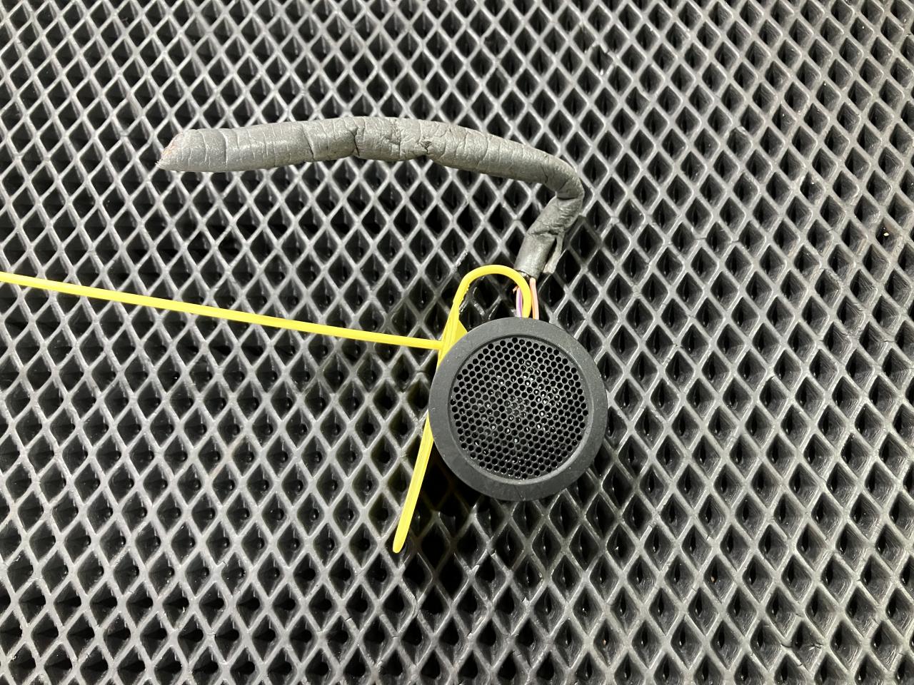 динамик торпедо Jaguar F-Pace 1 поколение X761 2017, 2.0 л., 204PT, бензин, DH5218808AA - фото №1