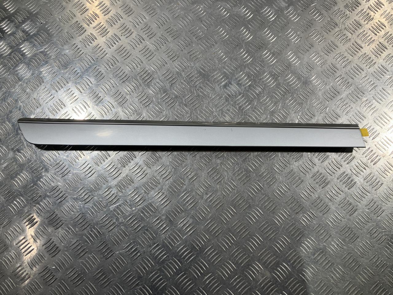молдинг двери задней правой Mercedes-Benz GL-Класс X164 2007, 4.7 л., M 273.923, бензин, внедорожник 5 дв., A16469051629775, 16469051629775, A16469052629775, 16469052629775, A16469011629723, 16469011629723, A16469028629775, 16469028629775 - фото №1
