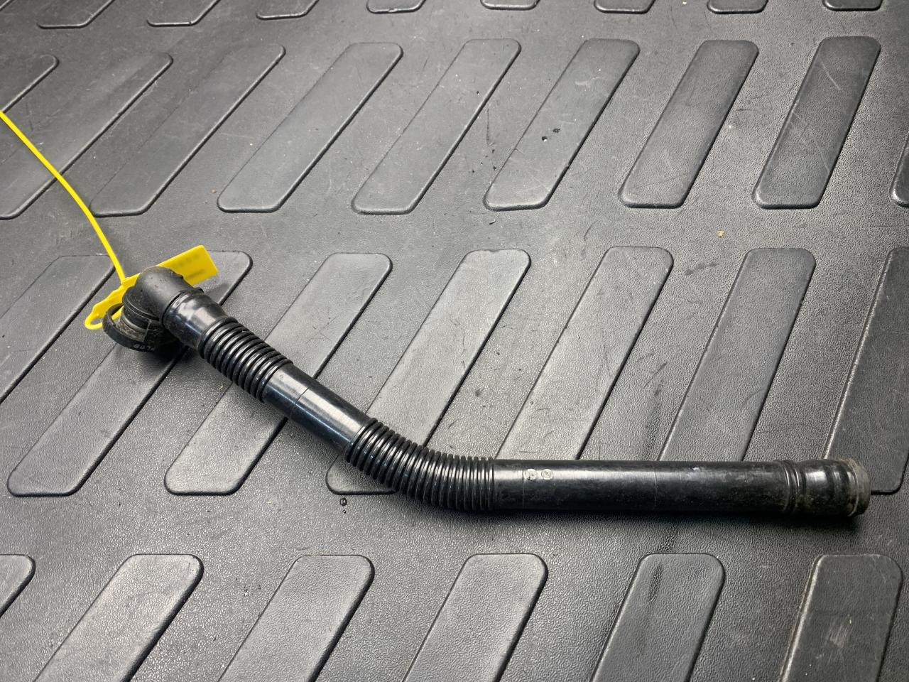 патрубок (трубопровод, шланг) Volkswagen Passat CC 1 поколение 2010, 2.0 л., CCTA, бензин, АКПП, купе, 3C0129637C - фото №1