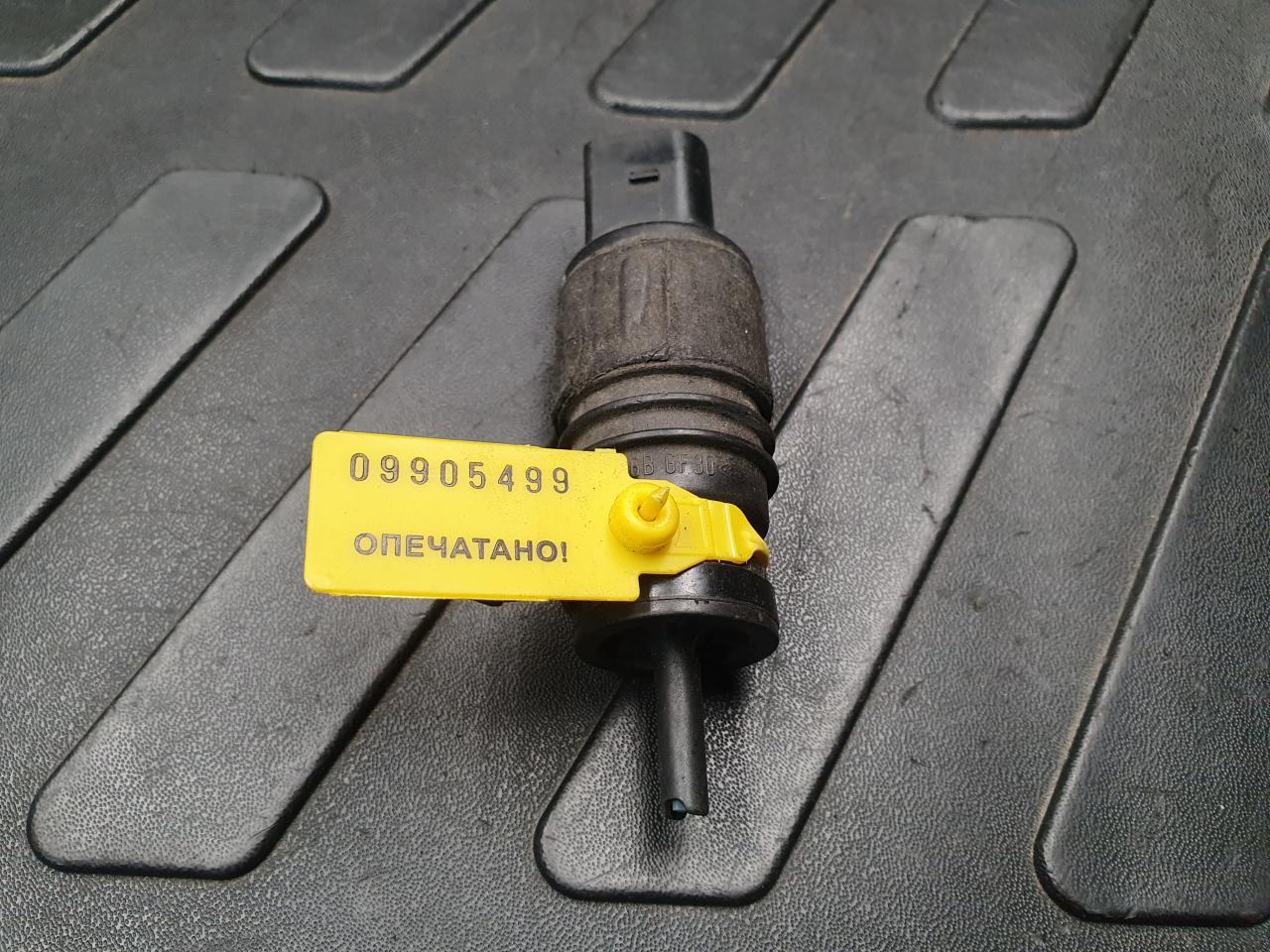 насос (моторчик) омывателя стекла Audi A4 B7 2009, 2.0 л., бензин, АКПП, седан, 1J5955651 - фото №1