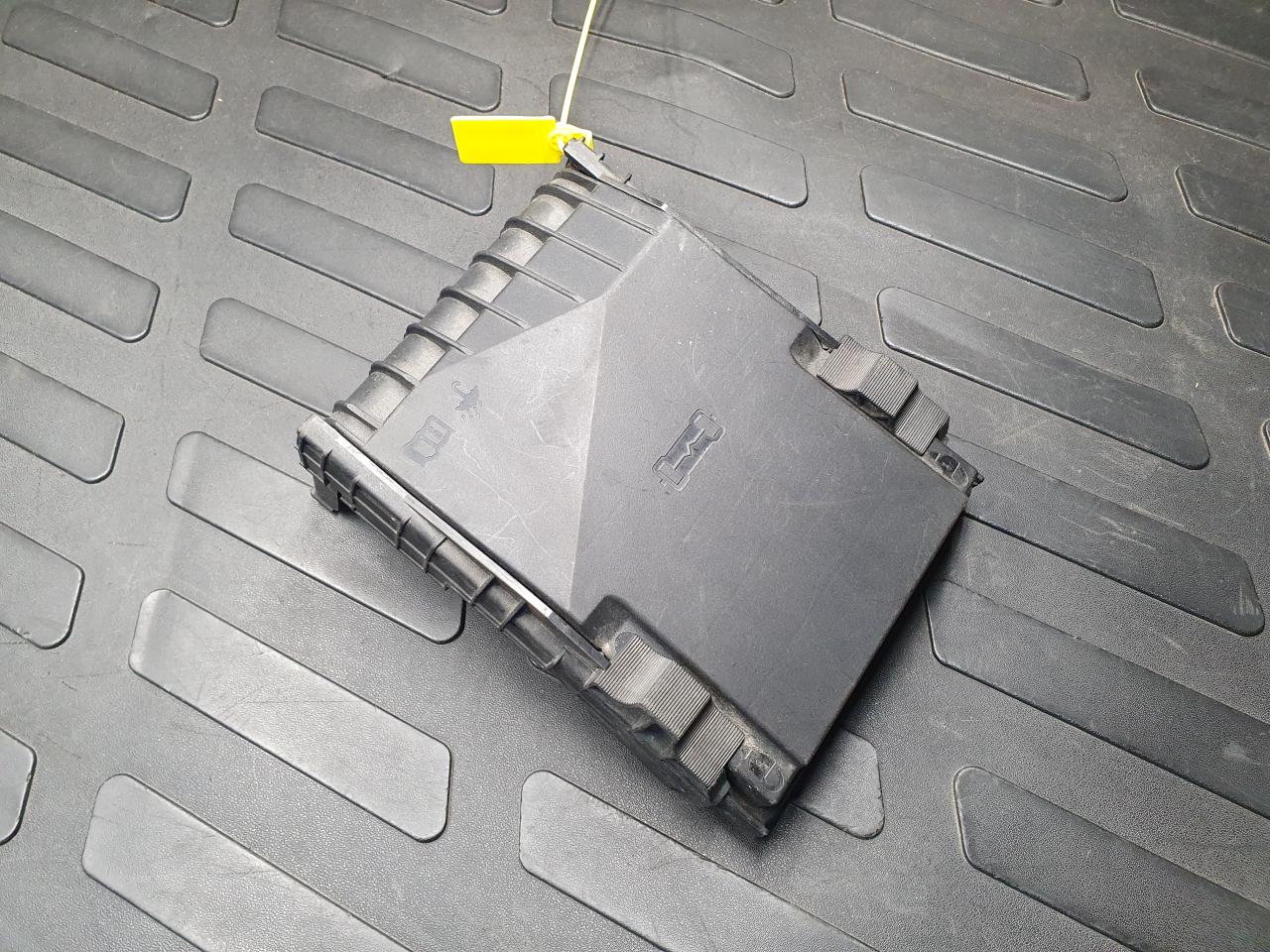 крышка блока предохранителей Volkswagen Passat CC 1 поколение 2010, 2.0 л., CCZA, бензин, АКПП, купе, 1K0937132F, 1K0937132G - фото №1