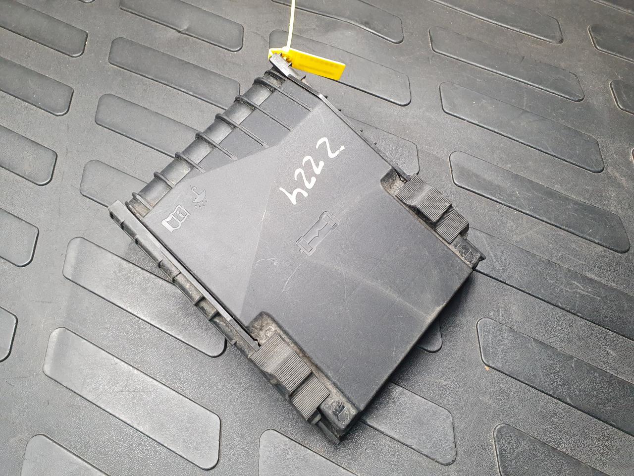крышка блока предохранителей Volkswagen Passat CC 1 поколение 2010, 2.0 л., CCZA, бензин, АКПП, купе, 1K0937132F, 1K0937132G - фото №1