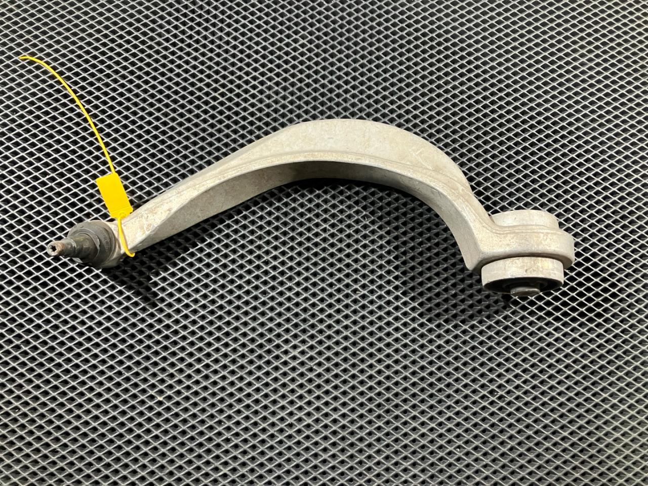 рычаг передний правый Audi A8 D4/4H 2012, 4.2 л., CDRA, бензин, АКПП, седан, 4H0407694F - фото №1