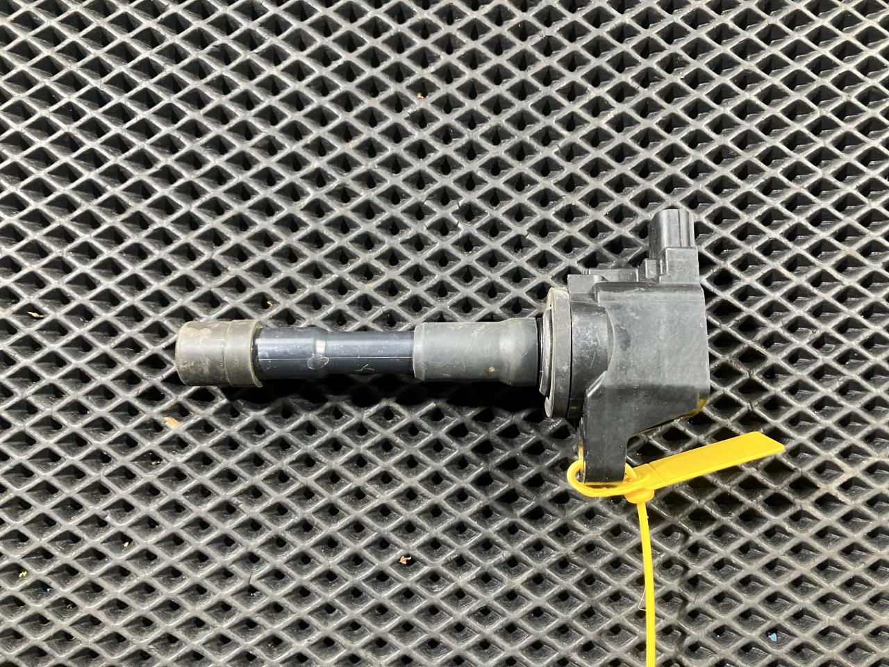 катушка зажигания Honda Insight 2 поколение 2009, 1.3 л., LDA3, бензин, CM11-119, 30520-RBJ-003 - фото №1