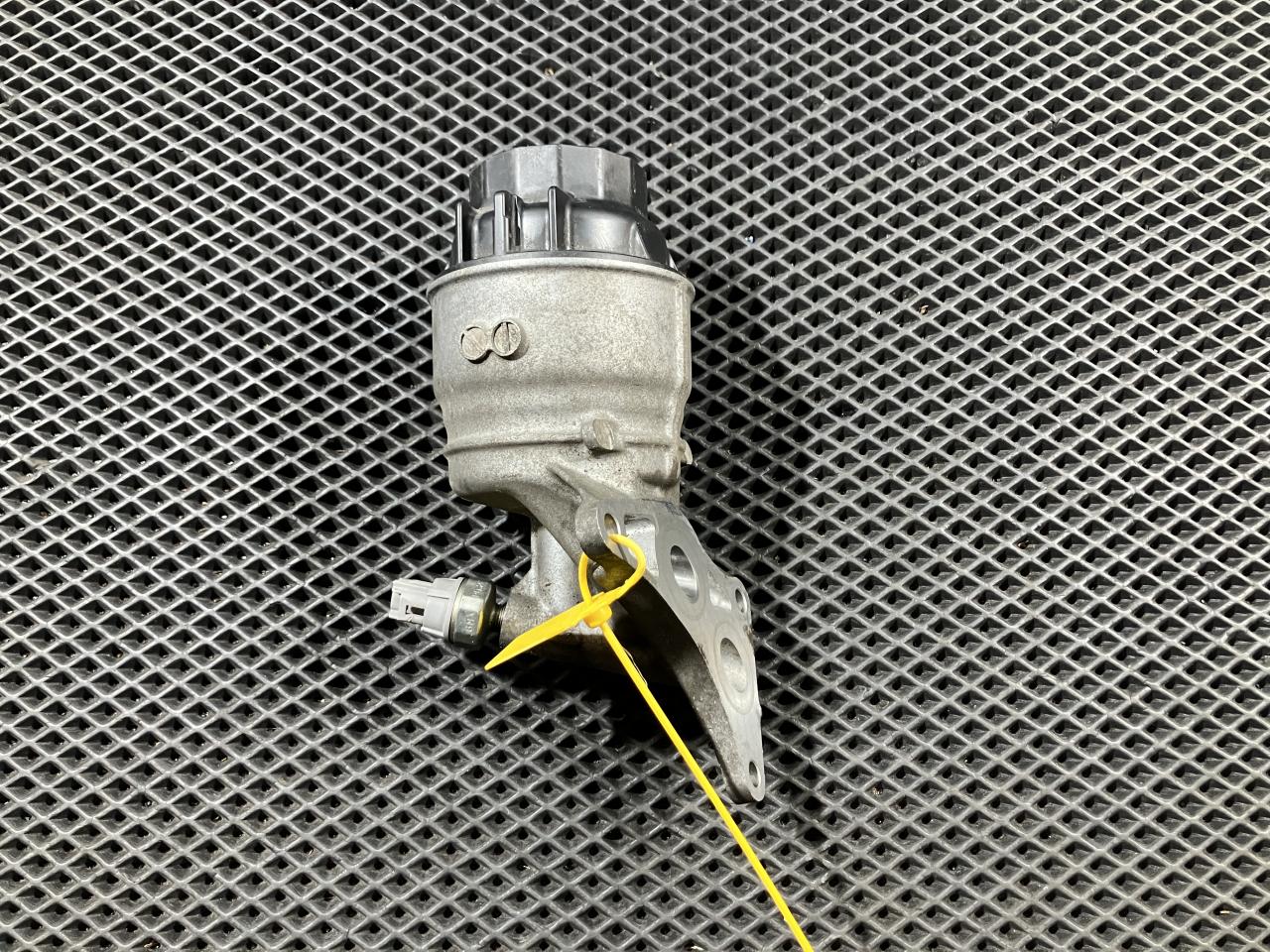 корпус масляного фильтра Lexus LS 4 поколение 2008, 5.0 л., 2UR-FSE, бензин, АКПП, седан, 1567738020 - фото №1