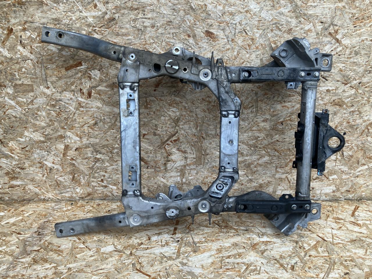 балка подвески передняя (подрамник) Land Rover Range Rover Sport 2 поколение 2014, 3.0 л., 306PS, бензин, внедорожник 5 дв., CPLA-5C145-AM, LR137777, LR085157 - фото №1