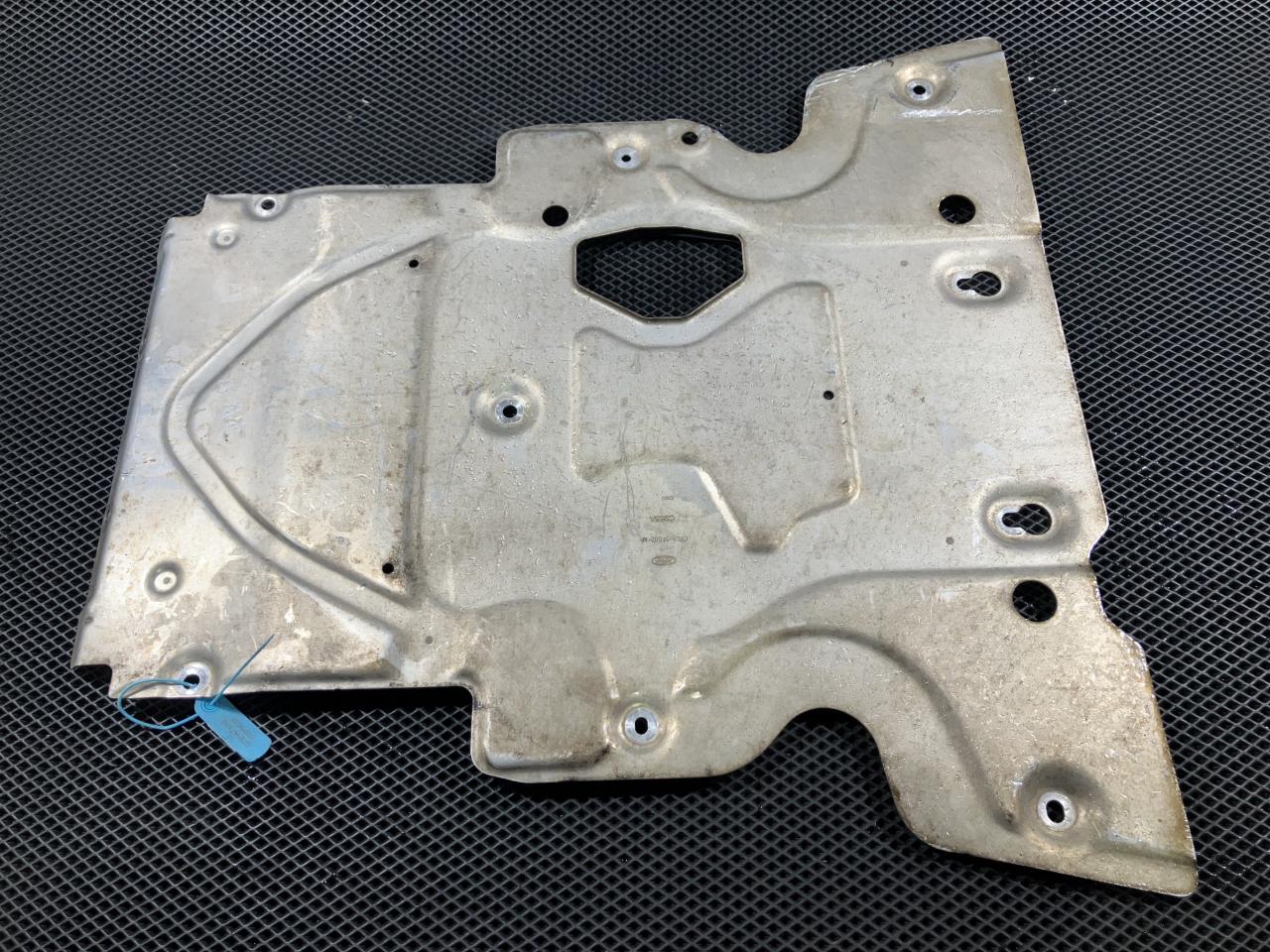 защита двигателя Land Rover Range Rover Sport 2 поколение 2014, 3.0 л., 30DDTX, дизель, внедорожник 5 дв., CPLA5F002AF, LR055850, LR064187, LR124743 - фото №1