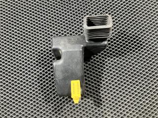 воздуховод (дефлектор) радиатора Audi A8 D2/4D [рестайлинг] 2001, 4.2 л., AQF, бензин, 4D0903423C