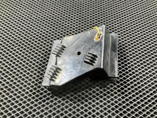 Крепление бампера заднего Audi A8 D2/4D [рестайлинг] 2001, 4.2 л., AQF, бензин, 4D0807572A