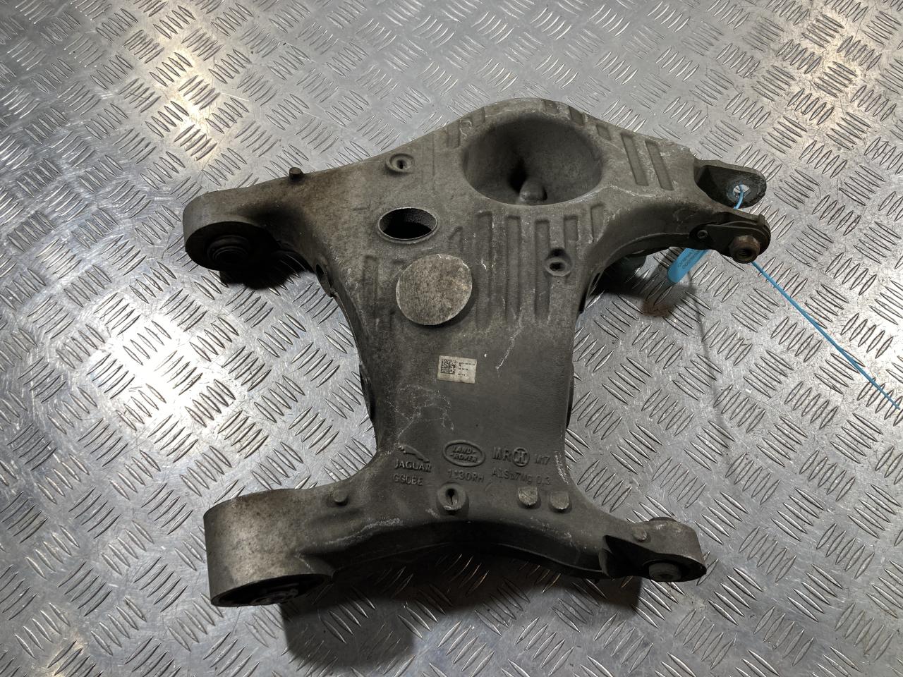 рычаг задний нижний Jaguar F-Pace 1 поколение X761 2016, 3.0 л., бензин, АКПП, внедорожник 5 дв., HK83-5B530-AE, T4A30809, T4A1007, LR116284, LR090535 - фото №1