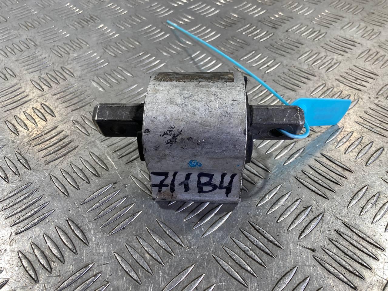 подушка крепления КПП Mercedes-Benz S-Класс W222/C217/A217 2014, 3.0 л., OM 642.861, дизель, АКПП, седан, A2222401718 - фото №1