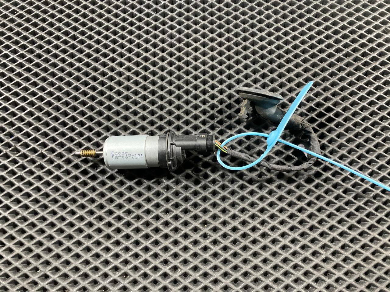 шторка солнцезащитная двери Audi A8 D4/4H 2010, 4.2 л., CDRA, бензин, АКПП, седан, 932515-101 - фото №1