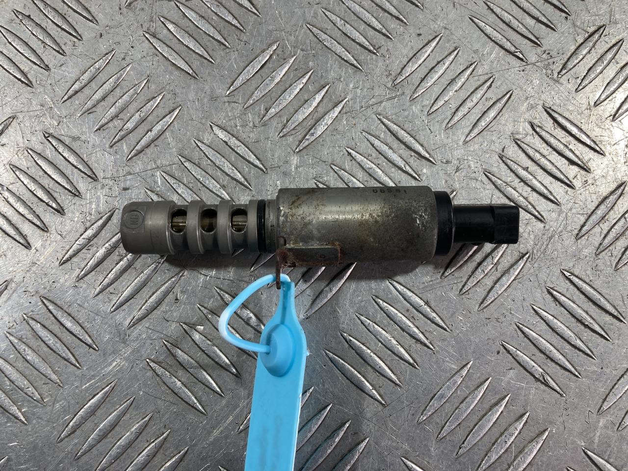 электромагнитный клапан Audi A8 D4/4H 2010, 4.2 л., CDRA, бензин, АКПП, седан, 06E109257J, 06E109257P, 06E109257F - фото №1