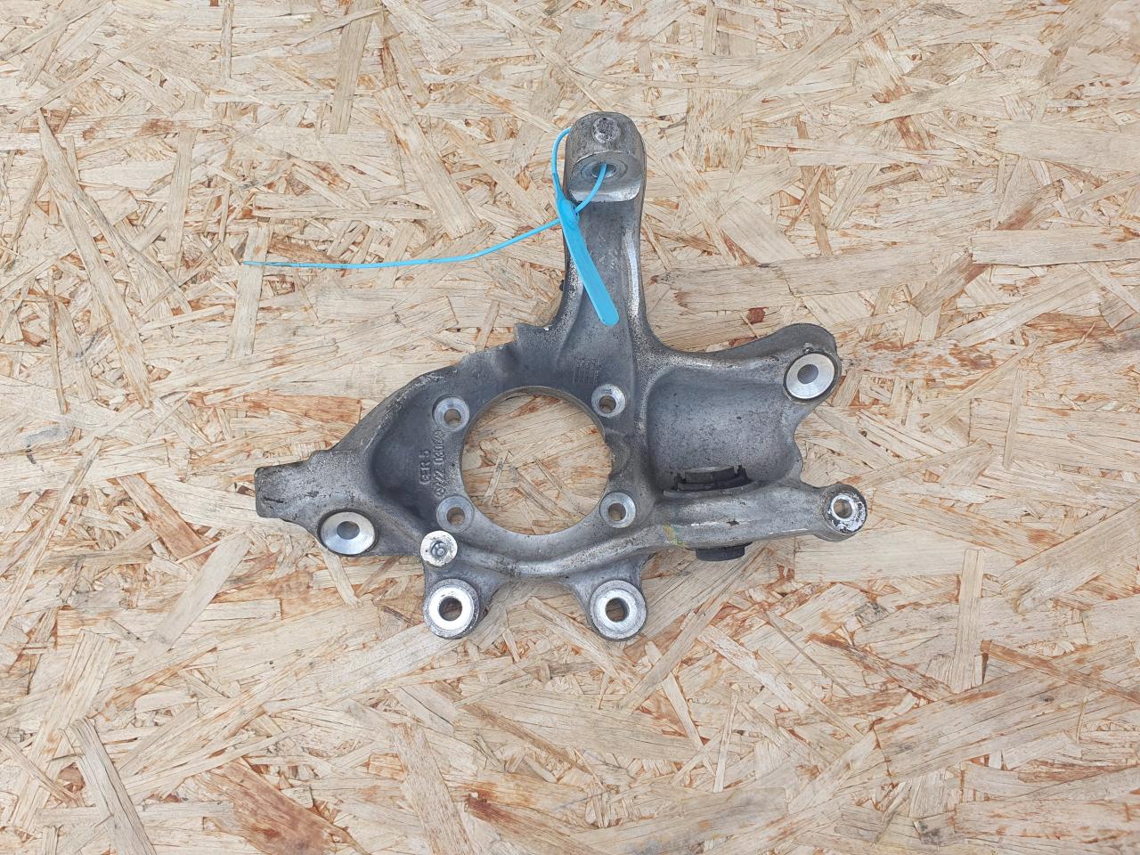 кулак задний левый Mercedes-Benz S-Класс W222/C217/A217 2014, 4.7 л., M 278.928, бензин, АКПП, седан, A2220306 - фото №1
