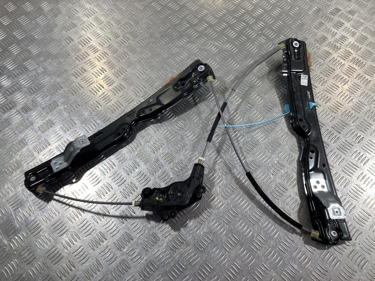 стеклоподъемник передний правый Jaguar XE 1 поколение X760 2016, 5.0 л., 508PN, бензин, АКПП, GX7323200AF, GX7323200, GX7323200AE, T4N29080, T4N19510 - фото №1