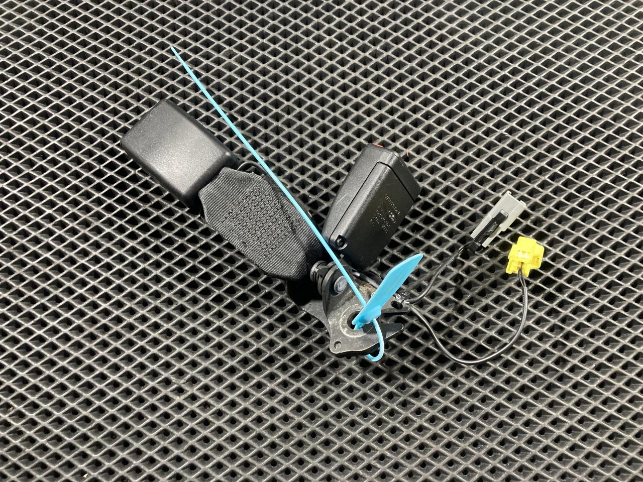 замок ремня безопасности Jaguar XE 1 поколение X760 2017, 3.0 л., AJ 126, бензин, АКПП, седан, GX73613K21AD8PVJ, T4N9486PVJ, 628914000G - фото №1