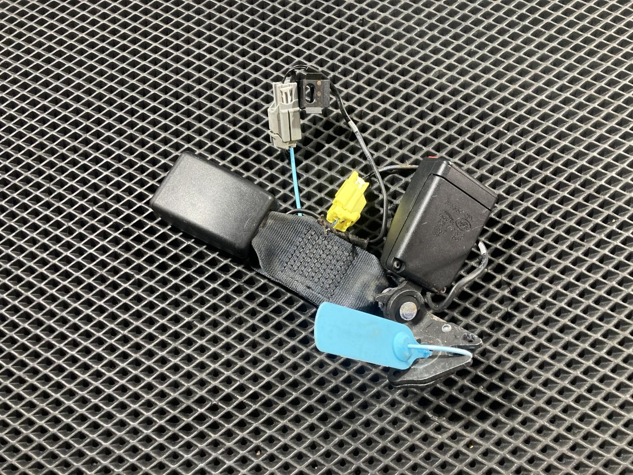 замок ремня безопасности Jaguar XE 1 поколение X760 2017, 3.0 л., AJ 126, бензин, АКПП, седан, GX73613K21AD8PVJ, T4N9486PVJ, 628914000G - фото №1