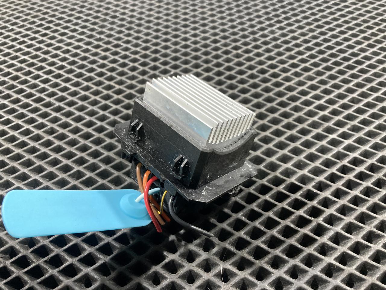 сопротивление печки Mercedes-Benz GL-Класс X166 2012, 3.0 л., M 276.820, бензин, АКПП, внедорожник 5 дв., T1017139D-A - фото №1