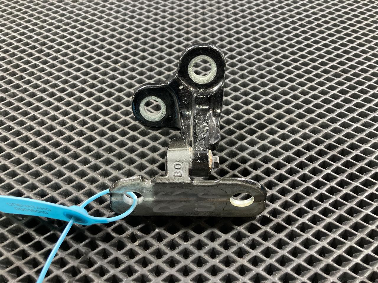 петля двери Jaguar XE 1 поколение 2019, 3.0 л., бензин, седан, LR073599, T4A2512, CPLA228A66AD - фото №1