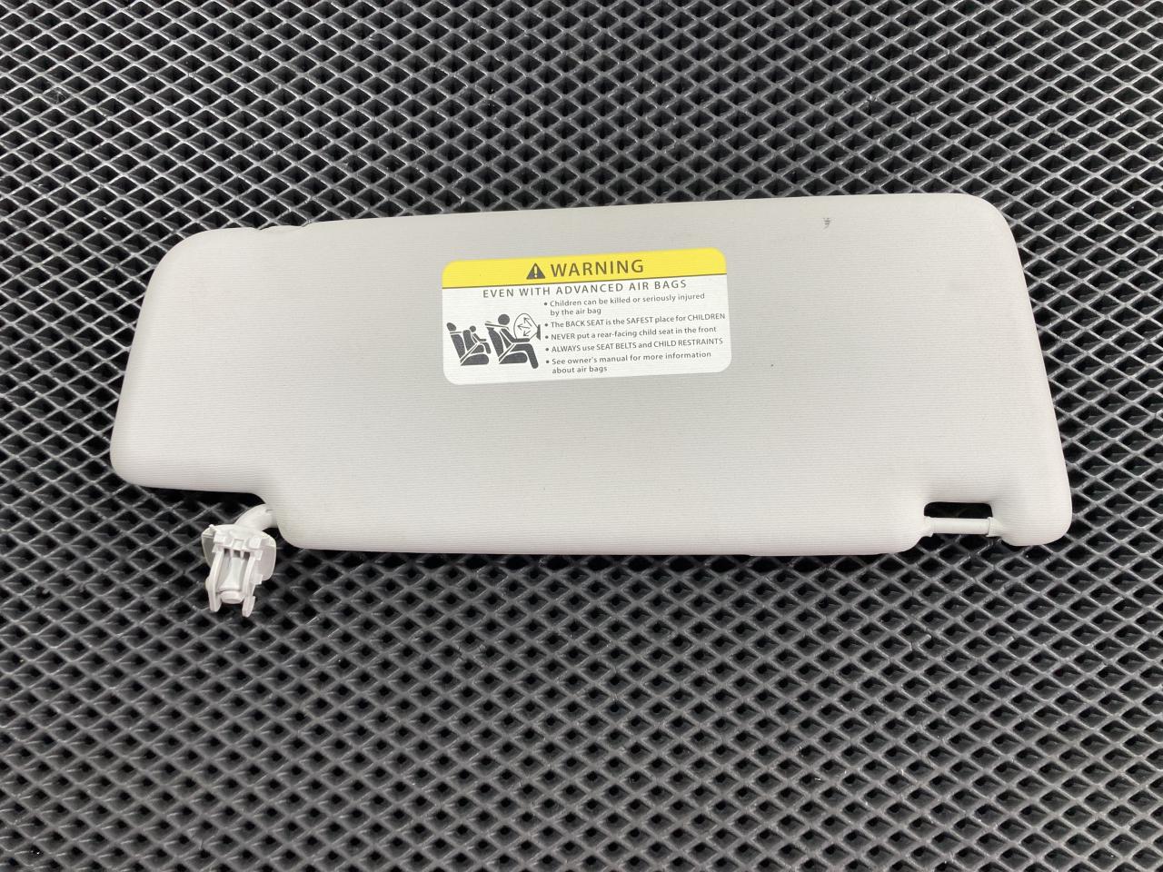 козырек солнцезащитный Volkswagen Passat (USA) 1 поколение 2013, 2.0 л., бензин, седан, 561857551 - фото №1