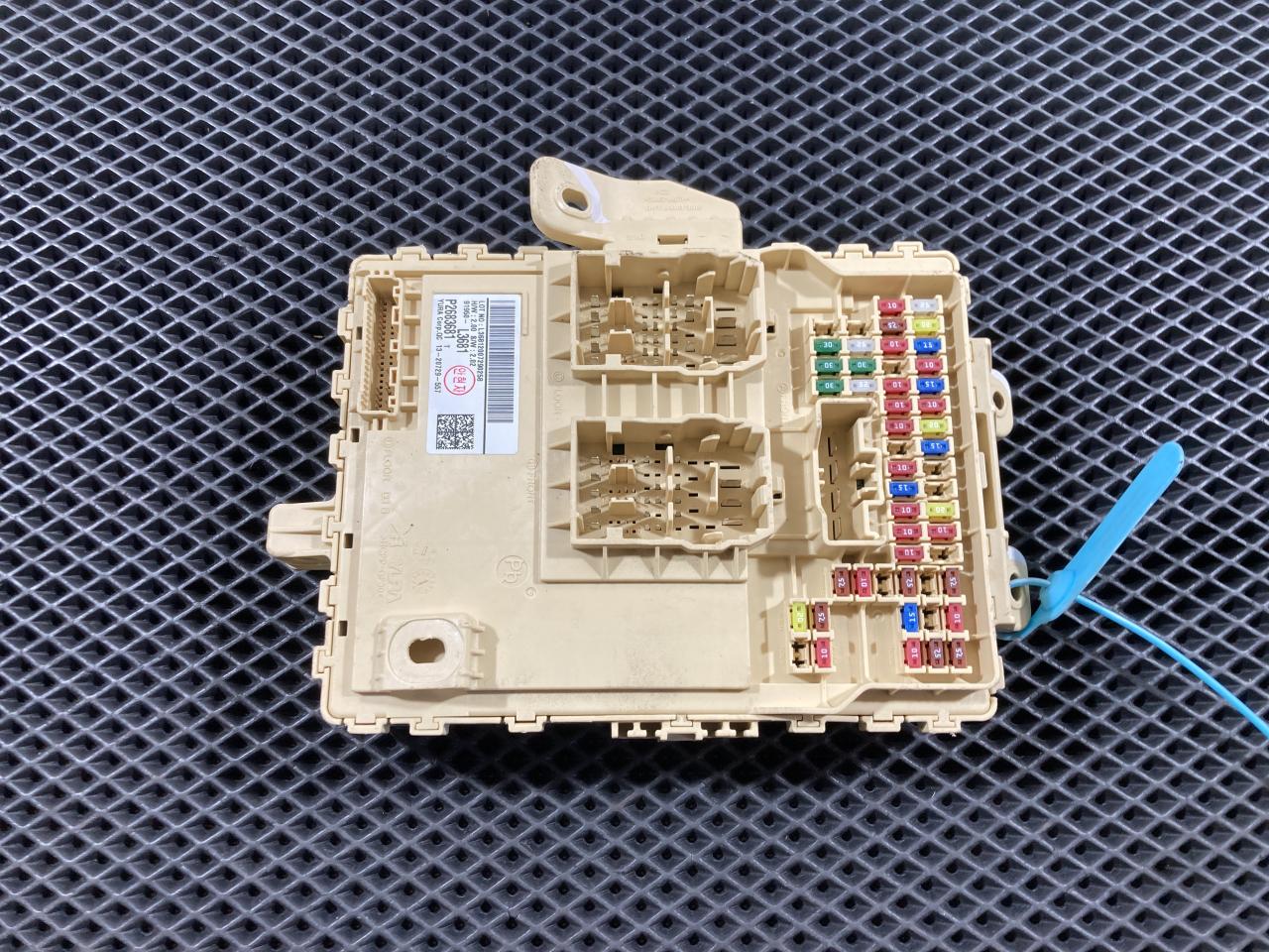 блок предохранителей Kia K5 3 поколение 2020, 1.6 л., G4FP, бензин, АКПП, 91950L3681 - фото №1