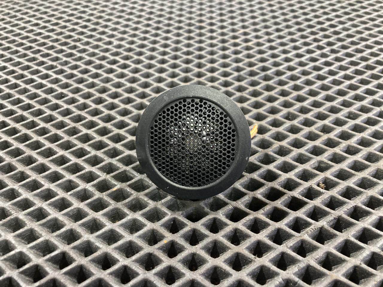 динамик торпедо Jaguar XE 1 поколение 2019, 2.0 л., бензин, АКПП, седан, DH5218808AA, T4N3828 - фото №1