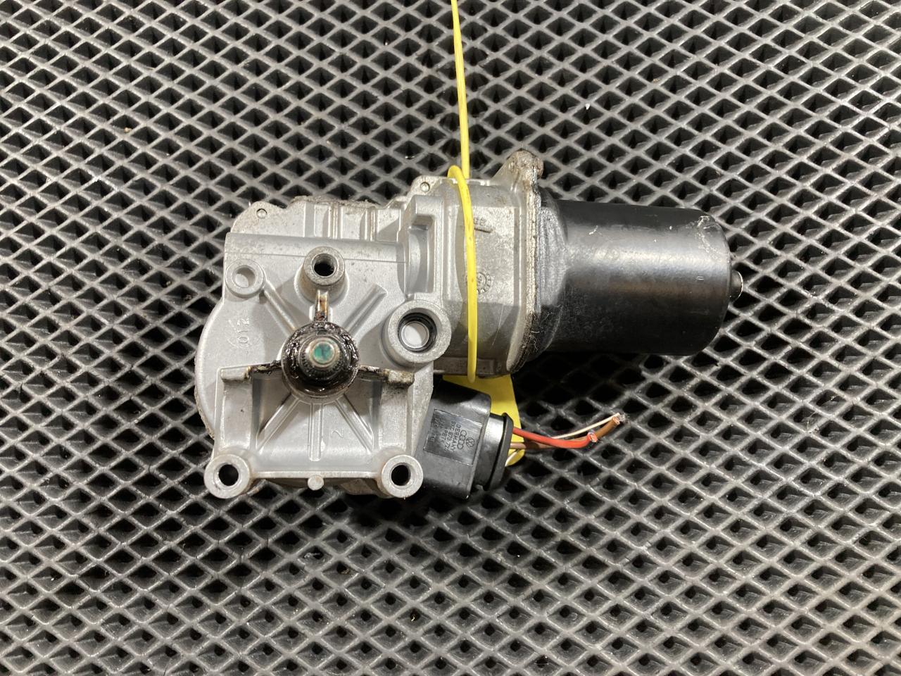 моторчик передних стеклоочистителей (дворников) Audi A5 F5 2019, 2.0 л., бензин, АКПП, лифтбэк, 8W6955119B - фото №1