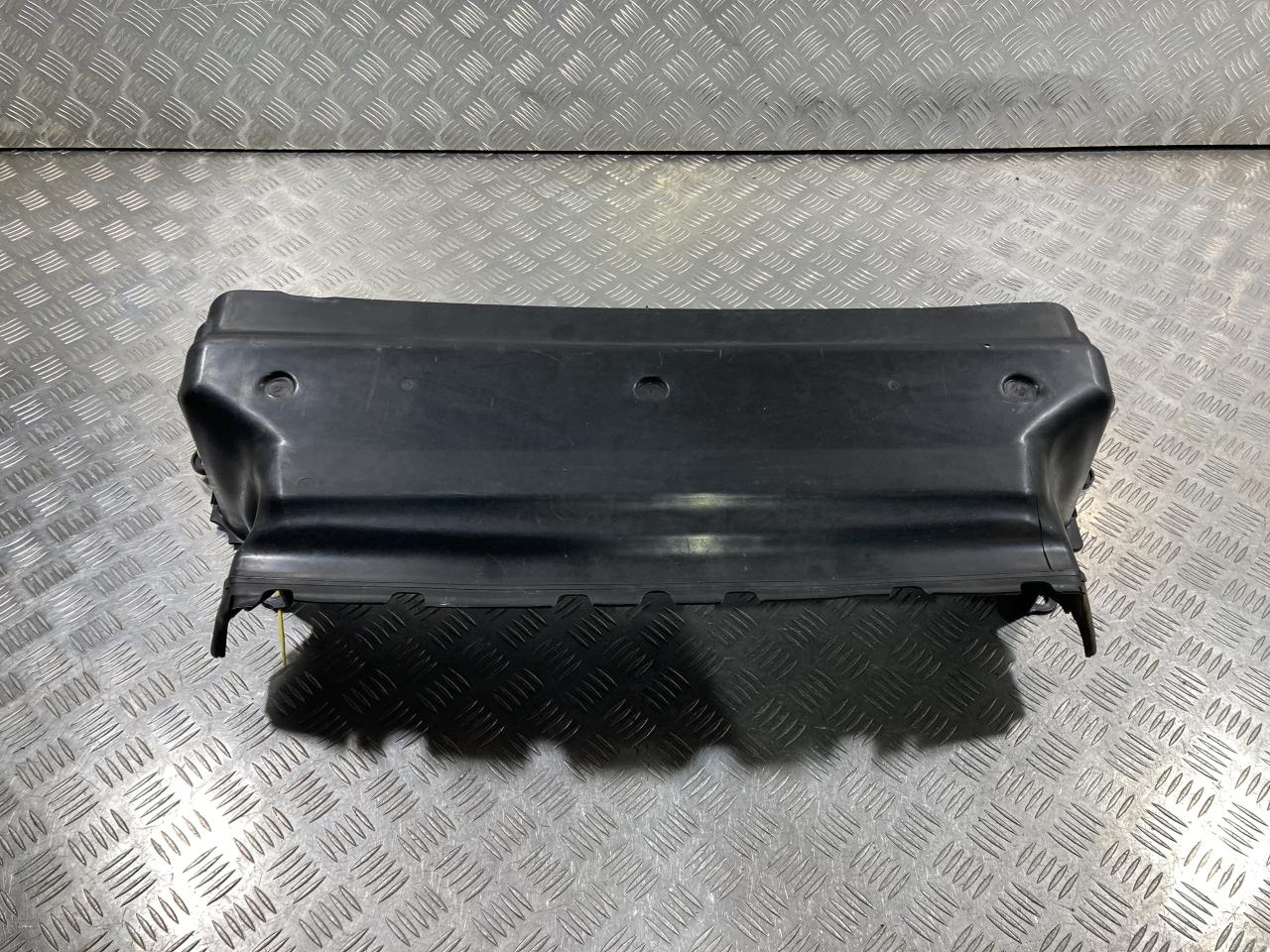 воздуховод (дефлектор) радиатора Jaguar XJ 4 поколение 2012, 5.0 л., 508PS, бензин, АКПП, седан, AW938A095AD, C2D5687 - фото №1