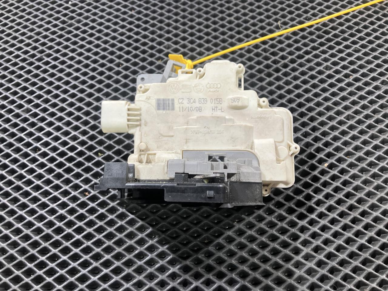 замок двери задней левой Volkswagen Passat B6 2005, 2.0 л., BPY, бензин, 3C4839015B - фото №1