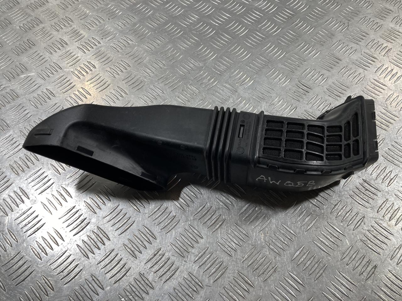 патрубок воздушного фильтра Jaguar XE 1 поколение X760 2016, 3.0 л., бензин, АКПП, седан, GX739A675AB, GX739A675CB, T4A2598, T2H1332, T2H2692 - фото №1