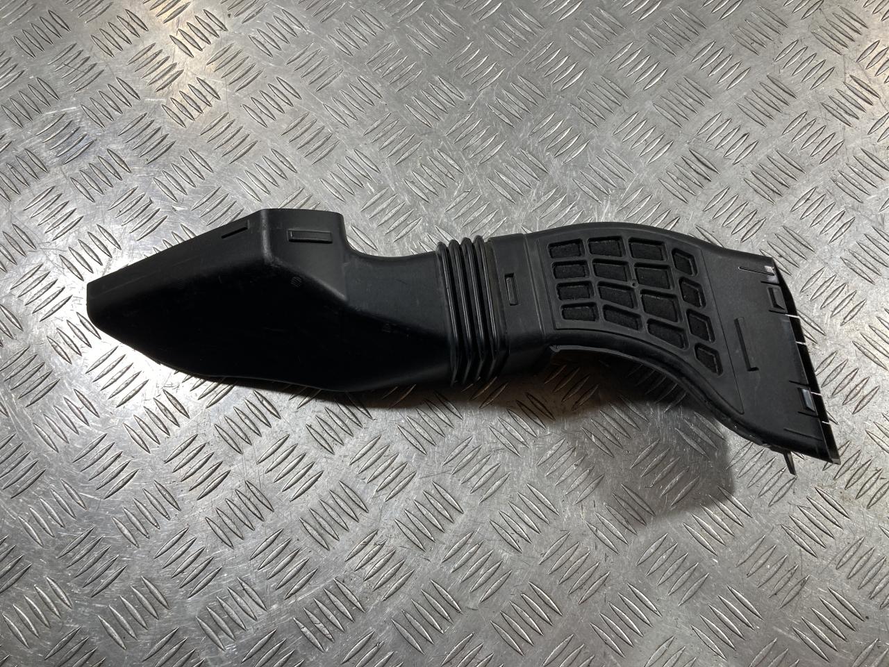 патрубок воздушного фильтра Jaguar F-Pace 1 поколение X761 2016, 3.0 л., бензин, АКПП, внедорожник 5 дв., GX739A675AB, GX739A675CB, T4A2598, T2H1332, T2H2692 - фото №1