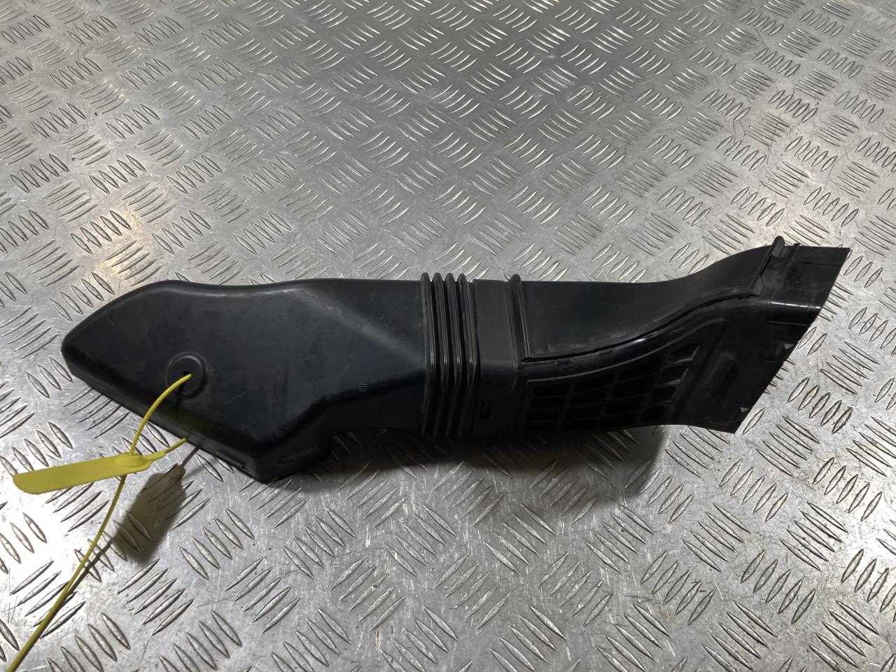 патрубок воздушного фильтра Jaguar XE 1 поколение X760 2016, 3.0 л., бензин, АКПП, седан, GX739A675DB, T4A2599, T2H2693, GX739A675BB, T2H1948 - фото №1