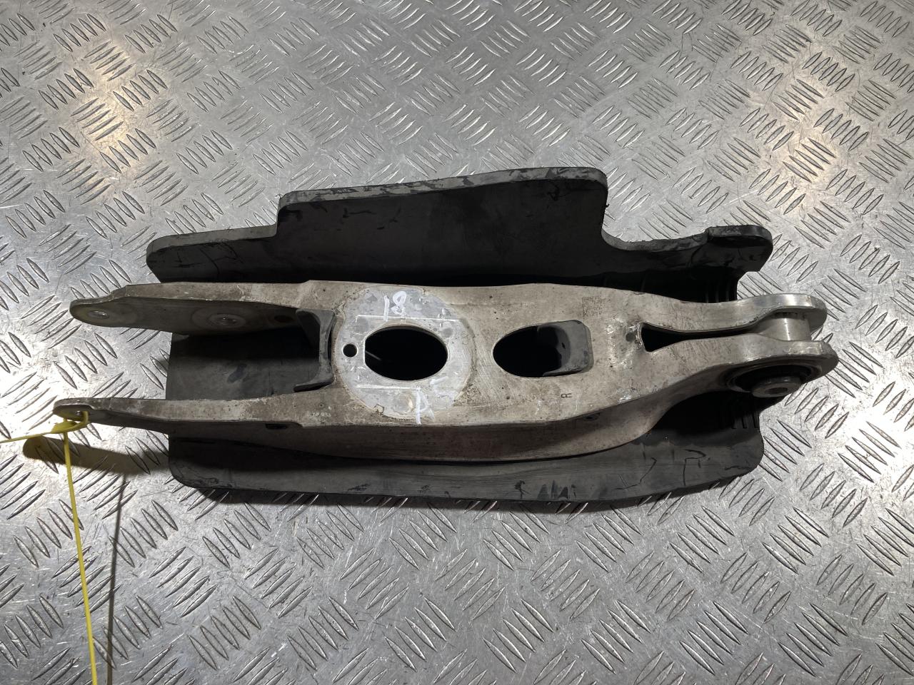 рычаг задний нижний Audi A5 F5 2018, 2.0 л., бензин, АКПП, лифтбэк, 8W0505311H - фото №1