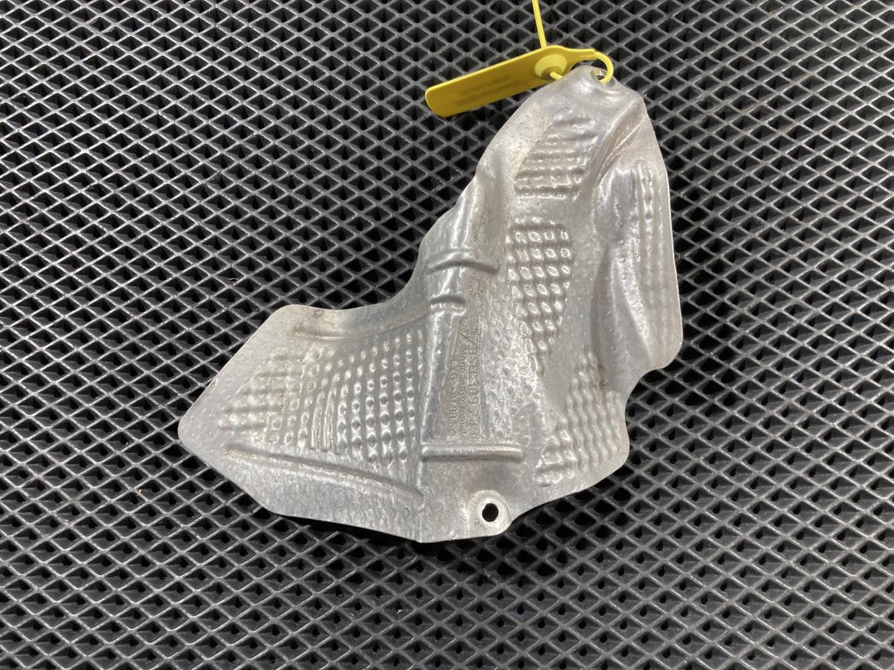 тепловой экран глушителя Porsche Macan 1 поколение 2018, 2.0 л., бензин, АКПП, внедорожник 5 дв., 95B399299 - фото №1