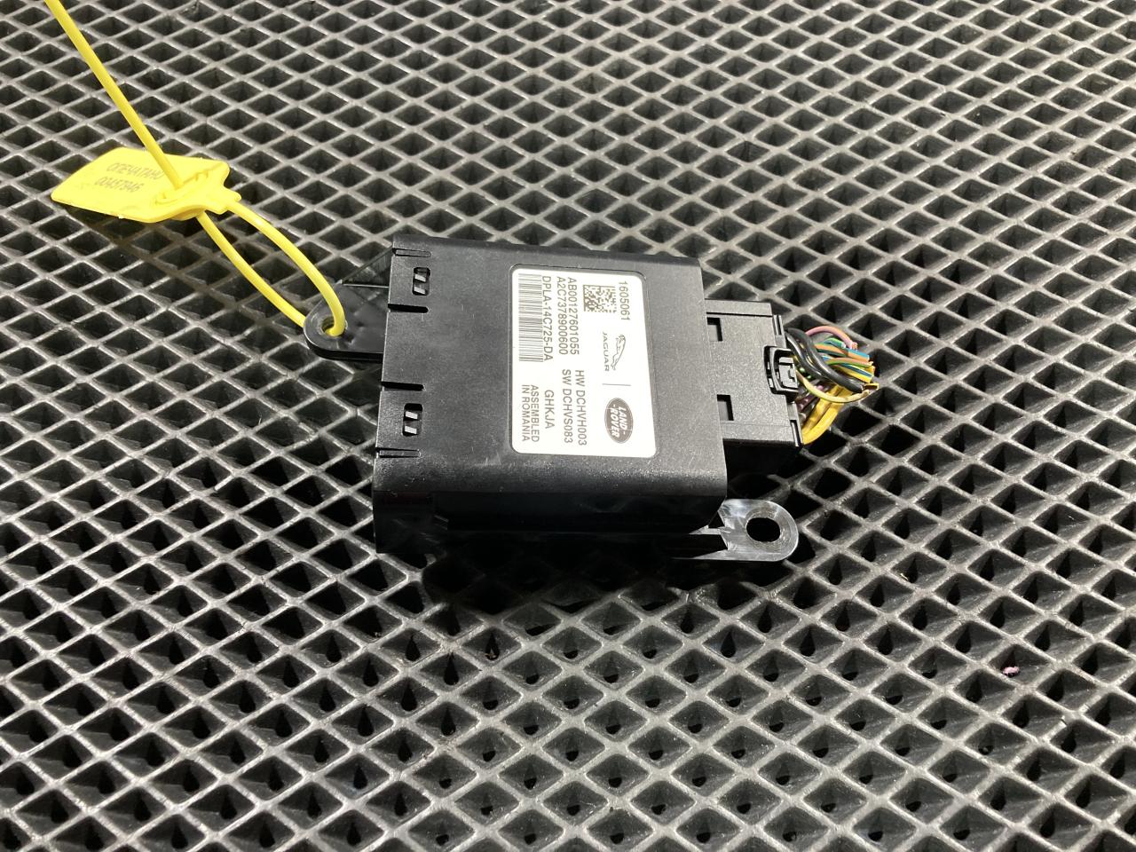 кнопка обогрева сидений Land Rover Range Rover Sport 2 поколение 2014, 5.0 л., 508PS, бензин, АКПП, внедорожник 5 дв., LR070364, LR052130, LR049421, DPLA14C725DA - фото №1