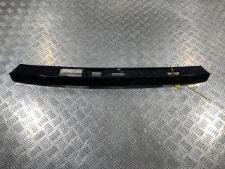 накладка подсветки номера Land Rover Discovery 5 поколение 2018, 2.0 л., 204PT, бензин, АКПП, внедорожник 5 дв., HY3240406B, LR083124