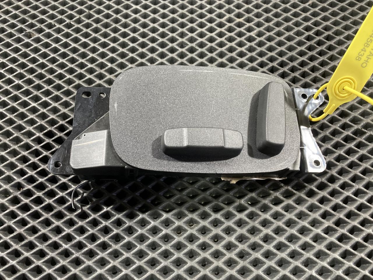 блок управления сиденьем Jaguar XE 1 поколение 2016, 3.0 л., бензин, седан, GX7314B566CA, T2H16373, T2H2674 - фото №1