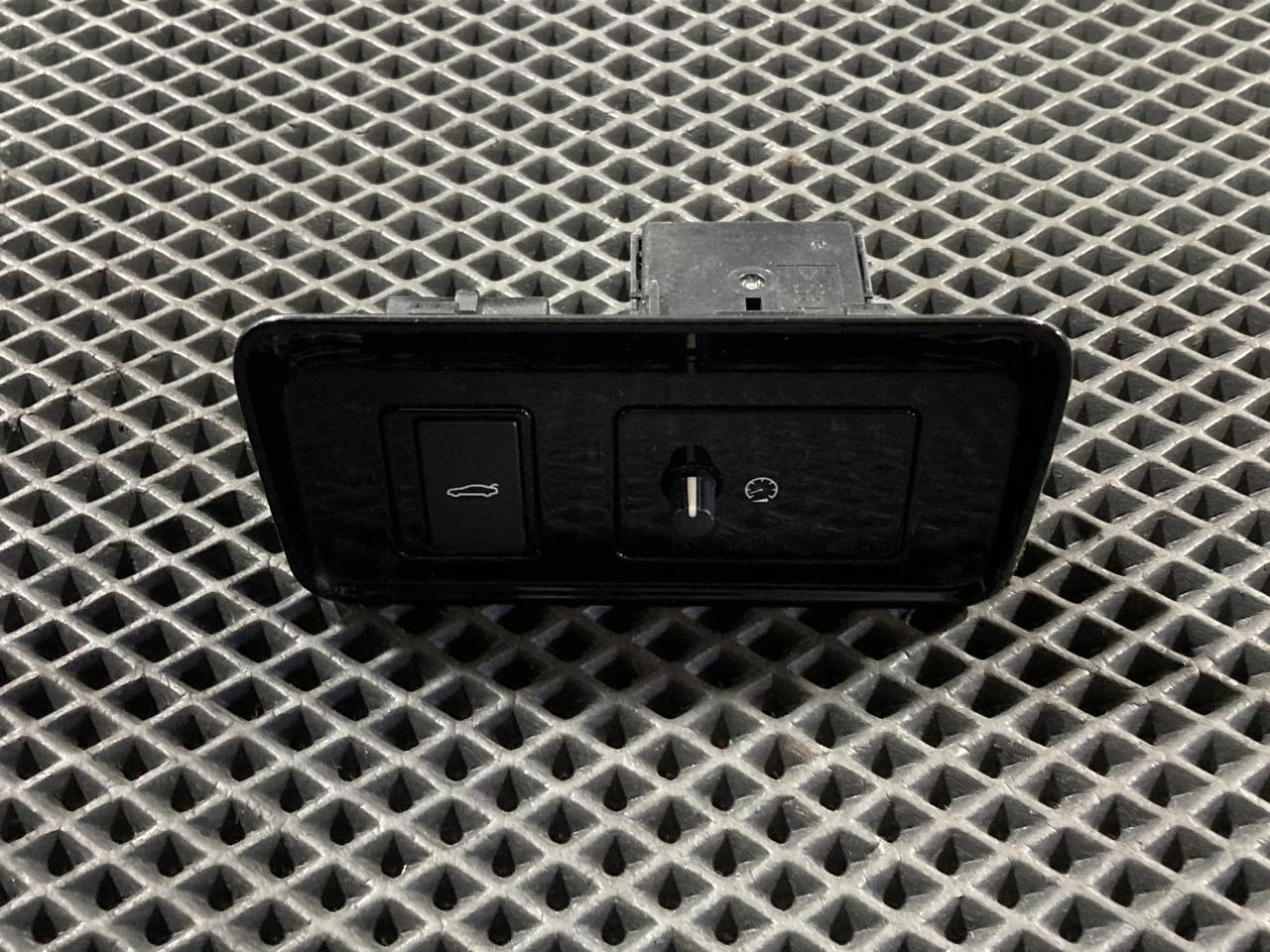 кнопка открытия багажника Jaguar XF X260 2016, 3.0 л., бензин, седан, GX7311654BC, T4N1014 - фото №1
